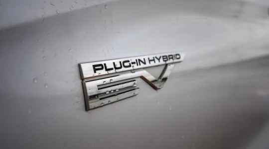 Użytkownicy hybryd plug-in będą zmuszeni do ładowania baterii? Kontrowersyjny pomysł prezes VDA